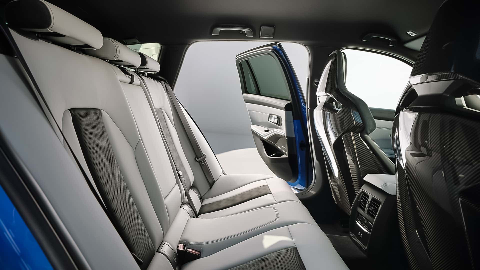 الكشف الرسمي عن بي ام دبليو M3 سي اس تورينج الجديدة – بقوة 543 حصان