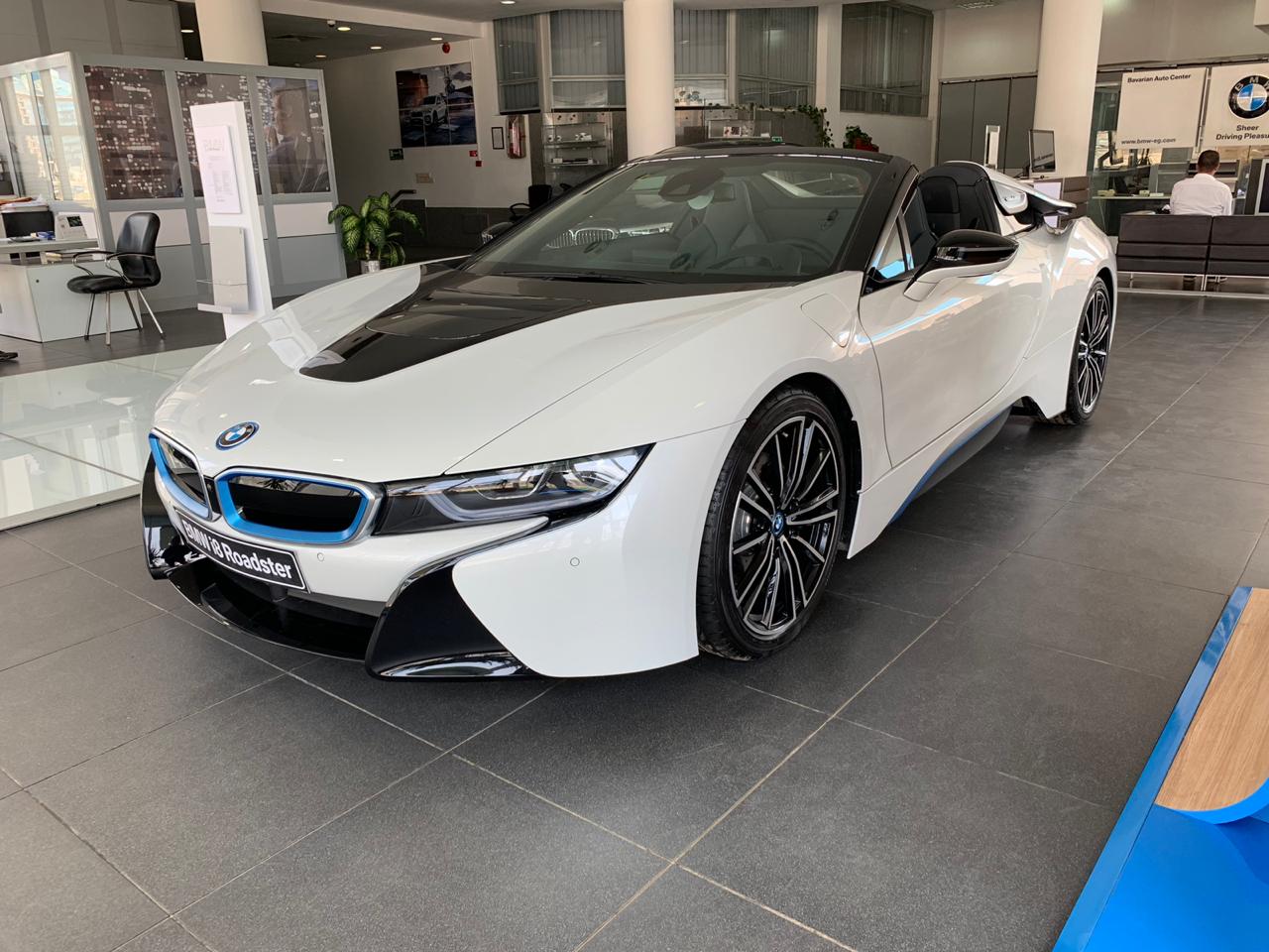 مواصفات واسعار بي ام دبليو I8 Roadster في مصر