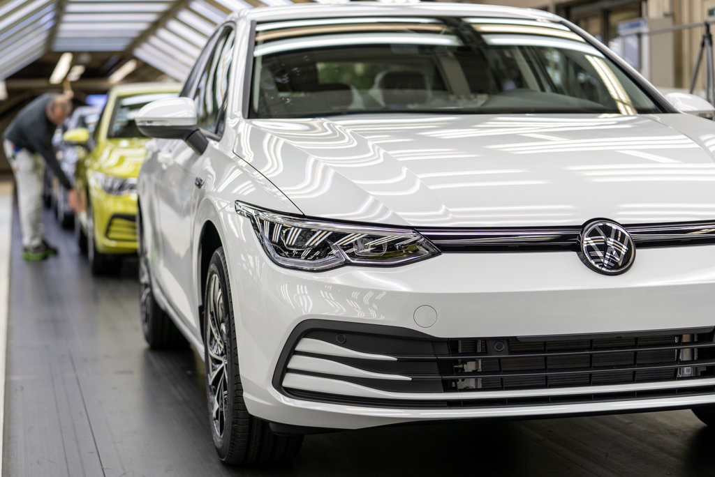 هل ست قدم فولكس فاجن جولف Gti الجديدة في مصر ومعلومات عن الطرازات الكهربائية للشركة